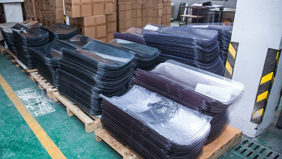 防暴盾牌半成品區(qū)