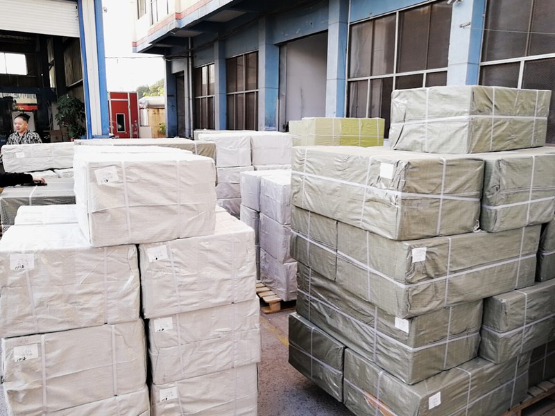 11月15日下午固安防刺服等都已打包好，等待物流